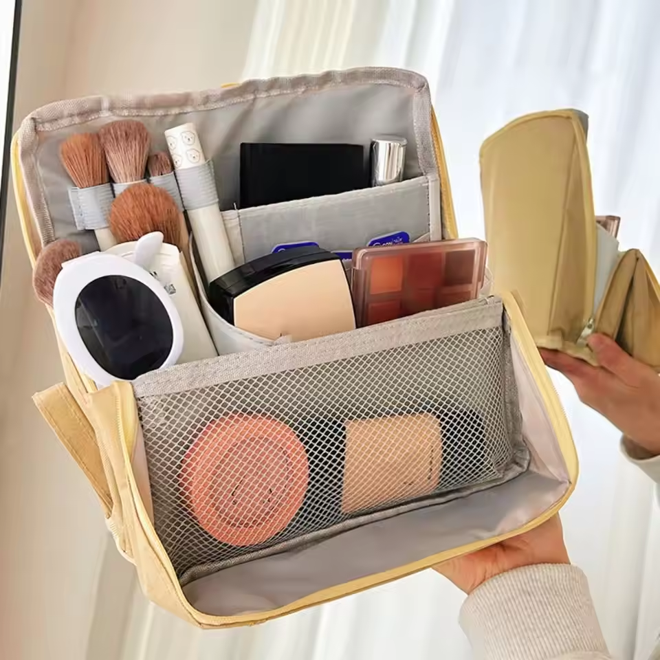 LuxeHold™ – Portable Multi-Layer Makeup Bag