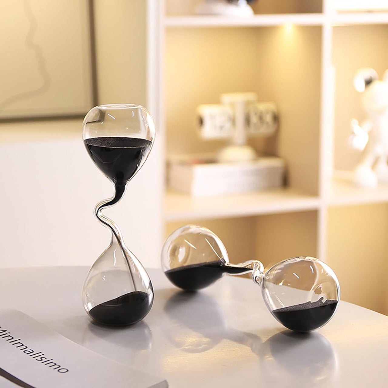 Minimalist Curve Hourglass